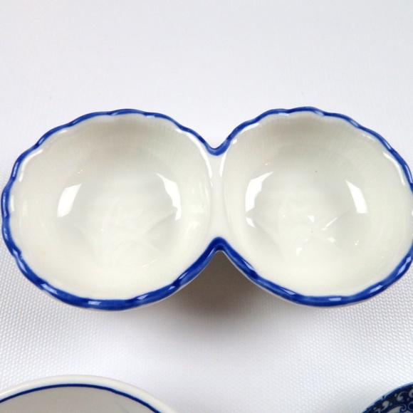 4 small white and blue condiment sauce spices olives nuts dishes / serveware - Picture 2 of 5